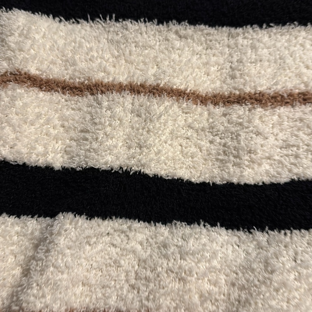 Sweater - Picture 2 of 5